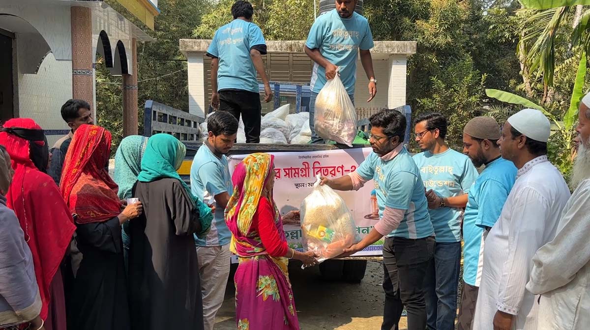 আসন্ন বন্যা ও দুর্যোগ মোকাবেলায় জরুরি খাদ্য সহায়তা ও বোট প্রস্তুতকরণ